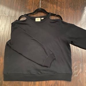 Come shoulder sweatshirt